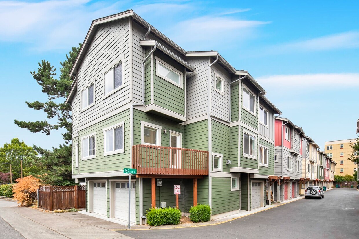 Foto principal - Mini 2 Bedroom Townhouse Heart of Redmond
