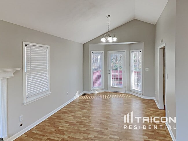 Building Photo - 3272 Greenhill Ct