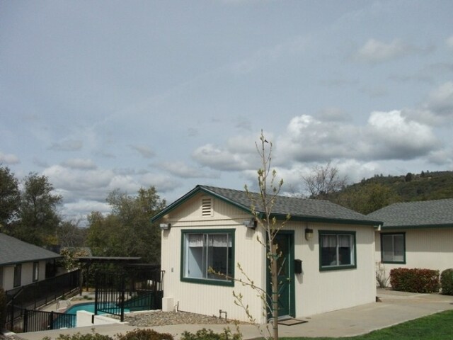 Hillcrest House Apartaments - Hillcrest House Apartments