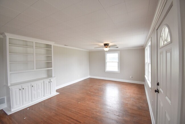 Foto del edificio - 2 Bedroom 1 Bath On Acreage in Lindale ISD!
