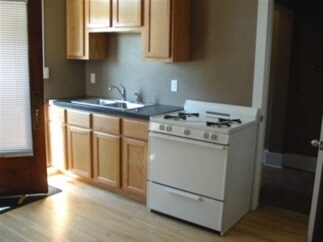 Foto del edificio - 107 E Center St