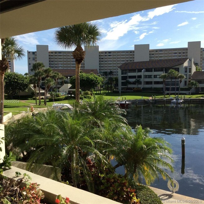 Building Photo - 1116 Marine Way W