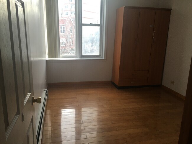 Foto del edificio - 1439 Dahill Rd