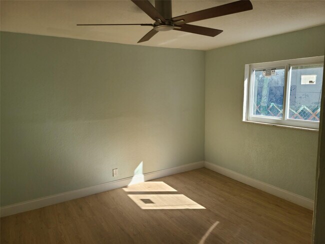 Foto del edificio - 1910 NW 60th Ave