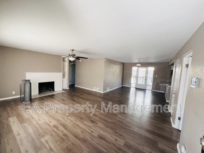 Foto del edificio - 7201 Mountain Rd NE