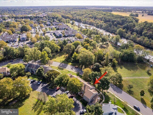 Foto del edificio - 18 Pond View Dr