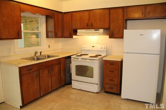 Foto del edificio - 218 Fox Park Rd