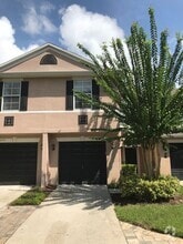 Building Photo - 5068 Kingscrest Ln