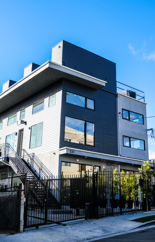 321 N Bixel St, Los Angeles, CA 90026 - Townhome Rentals in Los Angeles