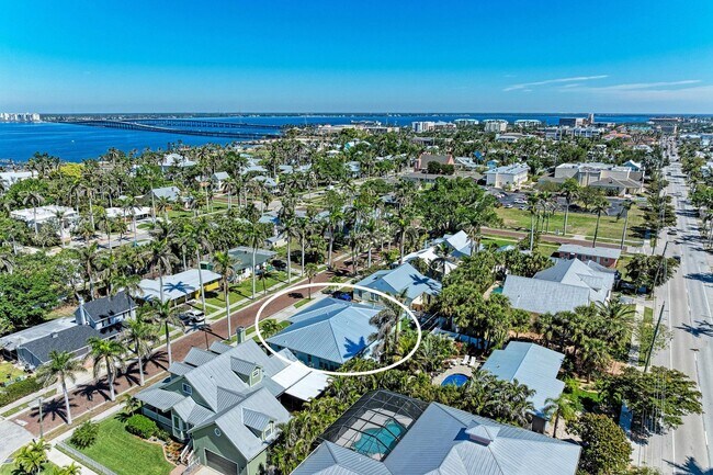 Foto del edificio - Furnished/Unfurnished ** Annual Rental ** Available 5/1/26 ** 4 Bed/2 Bath Single Family Home ** ...