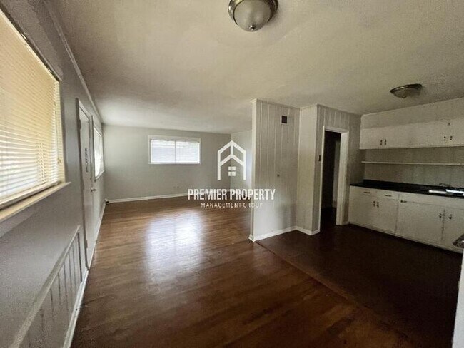 Foto del edificio - 1550 Colonial Rd