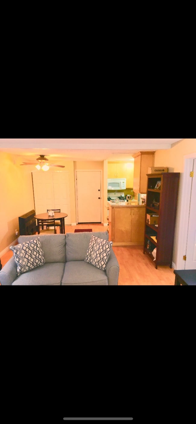 Foto del edificio - 21800 Schoenborn St