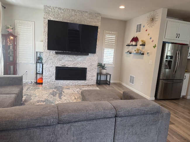 Photo - 10071 Flower St House