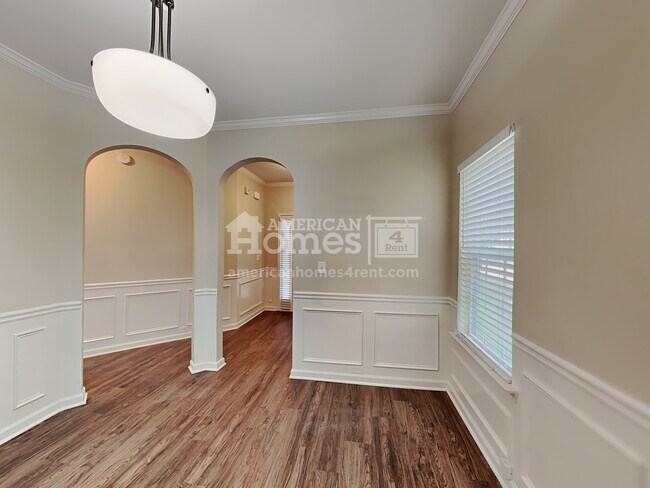 Building Photo - 220 Swem Court