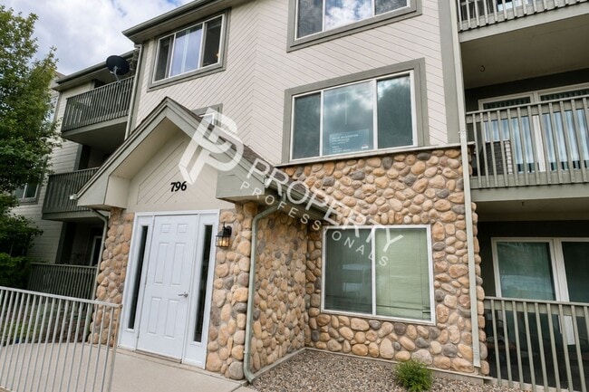 Foto del edificio - 796 Castle Valley Blvd
