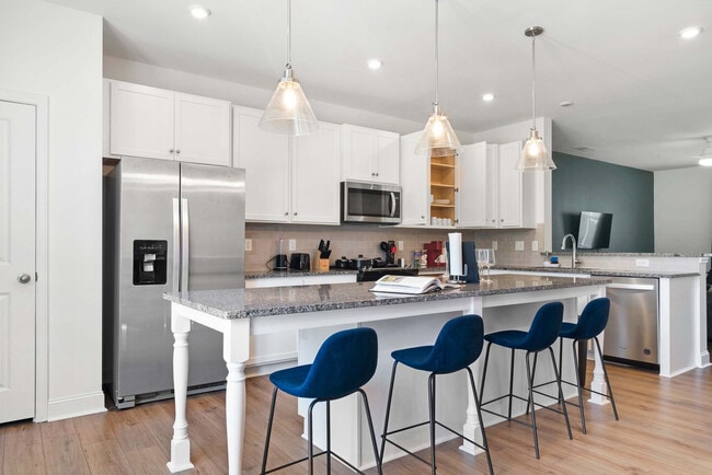 Building Photo - 4016 Bunker Dr