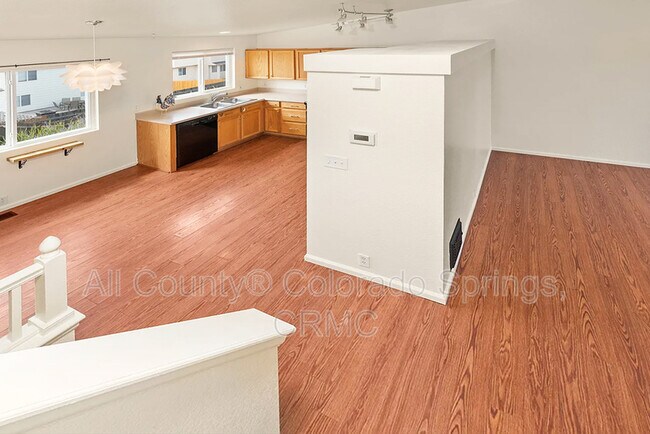 Building Photo - 5942 Vallecito Dr