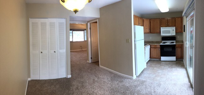 Dining room and kitchen - 790 W Moorhead Cir