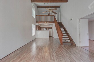 Building Photo - 200 Pecan Dr