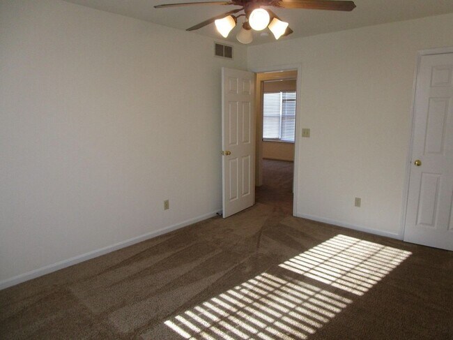 Building Photo - 3509 Delmar Ct