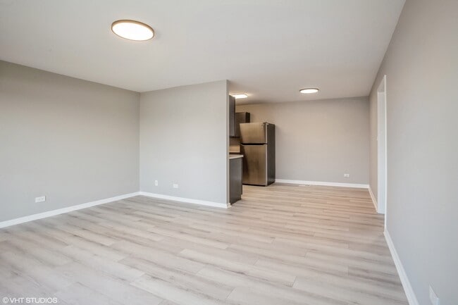 Building Photo - 32 N Salem Dr
