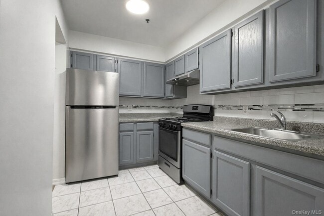 Foto del edificio - 108-04 35th Ave