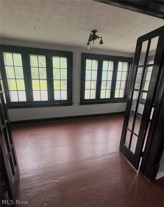 Foto del edificio - 3294 E 105th St