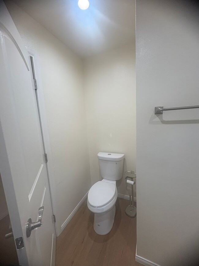 Building Photo - Oxnard - Single story, fully updated, two ...