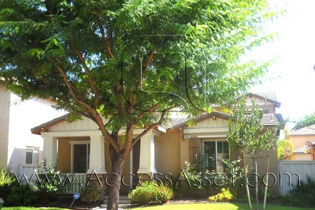 Foto del edificio - Elegant 2-Story 3 Bed/3.5 Bath Home In Mis...