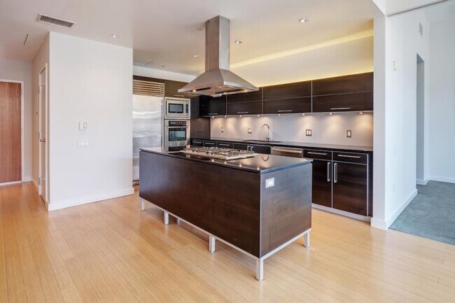 Building Photo - 2 bedroom in San Francisco CA 94107
