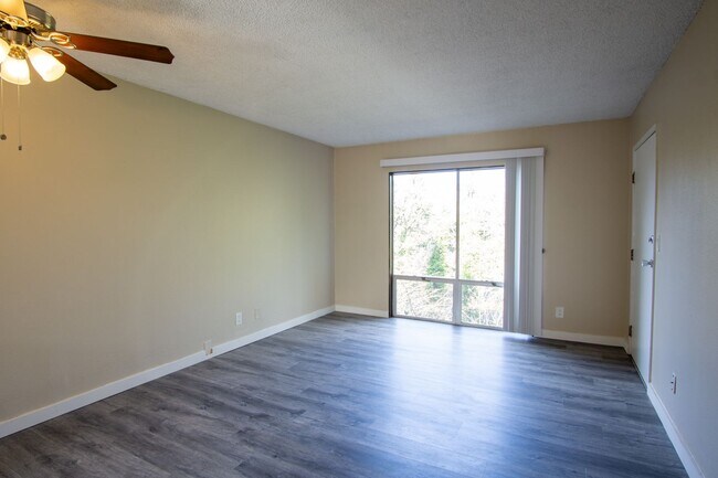 Foto del edificio - 1245 SW Grover St