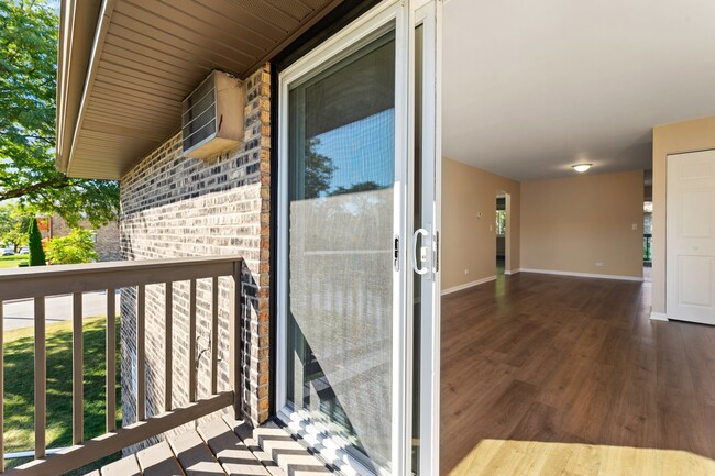 Building Photo - 514 Brookside Dr
