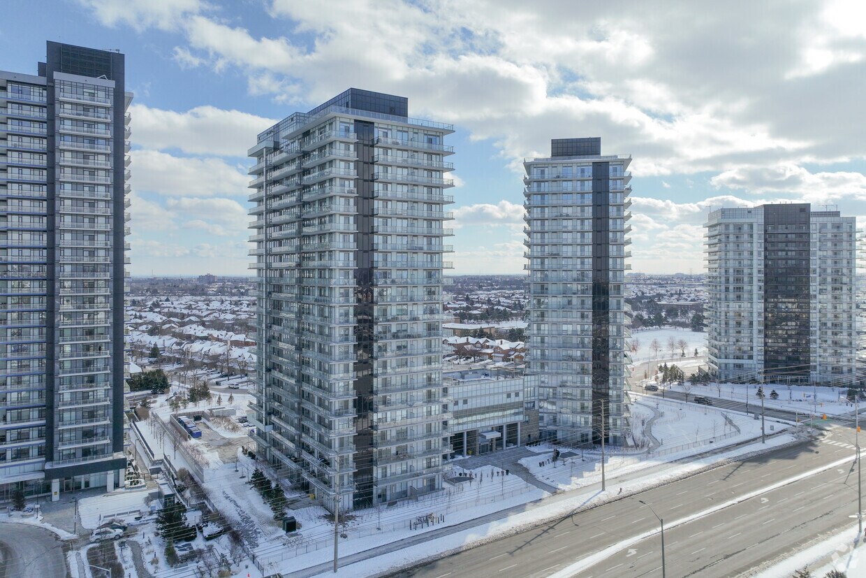 Building Photo - Erin Square Condos
