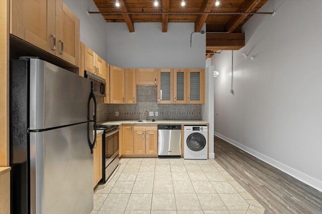Building Photo - 400 N 1st St