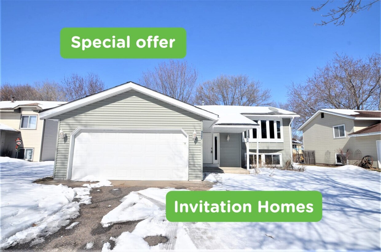 9542 Quincy St NE House Rental in Blaine, MN