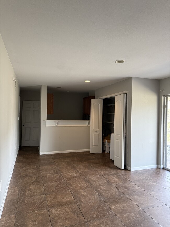 Building Photo - 403 Marshall Ct