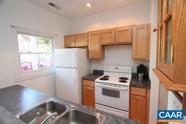 Building Photo - 211 5th St SW