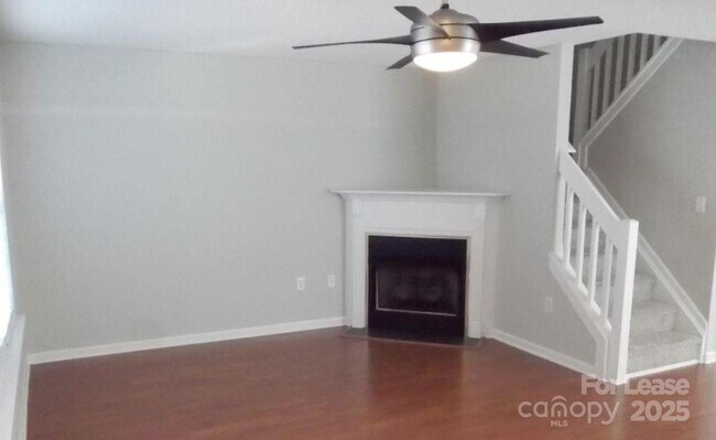 Foto del edificio - 12317 Paperbark Cir