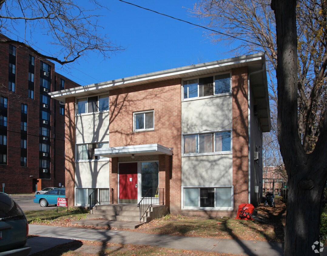 Building Photo - 2818 31st St E
