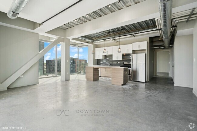 Building Photo - 1255 N Milwaukee Ave
