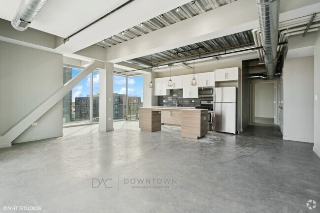 Building Photo - 1255 N Milwaukee Ave