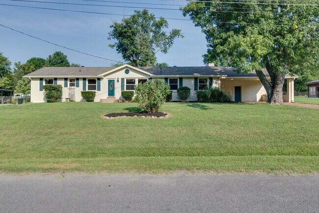 Building Photo - 123 Greenlawn Dr