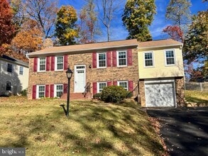 Building Photo - 9112 Cascus Dr