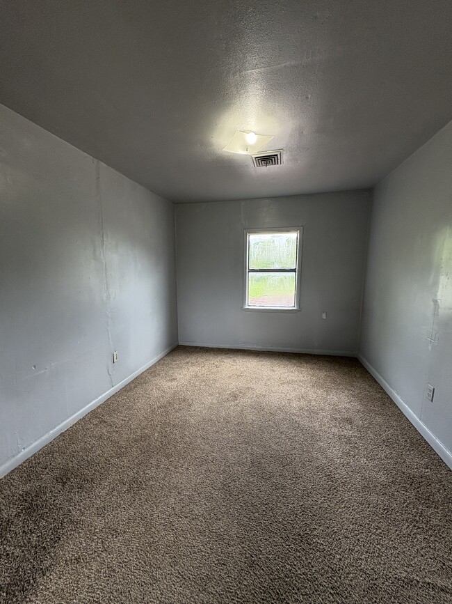 Building Photo - 821 N Highland Ave