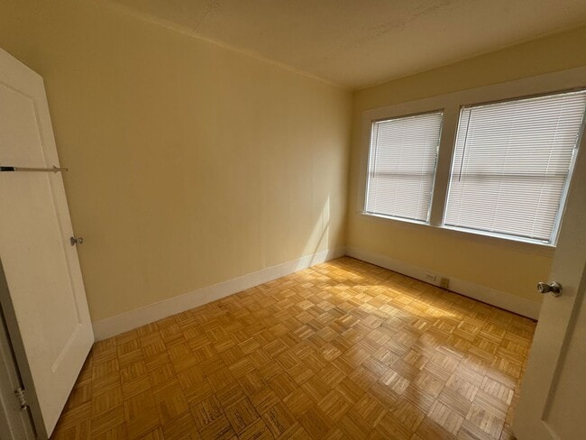 Building Photo - Charming 2 BED/1BATH Home For Rent Near Bay Bridge Waters!!!
