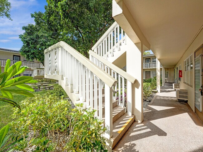 Building Photo - 232 Farnham J