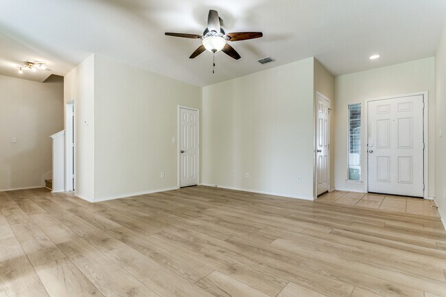 Building Photo - 3822 Abbey Cir