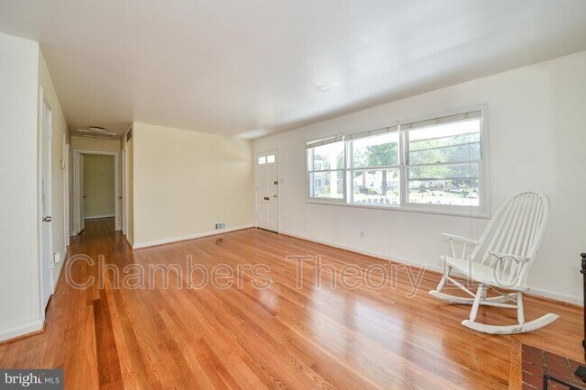 Building Photo - 113 Hickory Cir SW