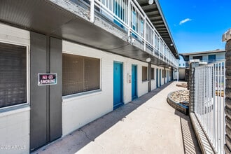 Building Photo - 3025 N 32nd St