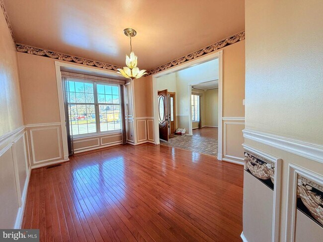 Foto del edificio - 15 Moonlight Ct